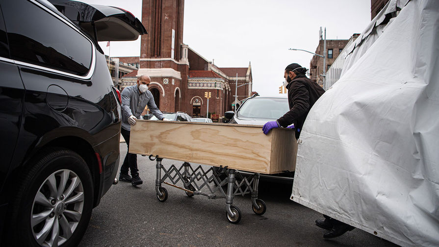 Пандемия в Нью-Йорке: невостребованные тела скопились на набережной