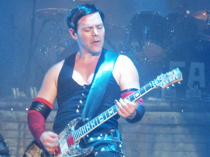 Гитарист Rammstein заявил о поддержке Андрея Боровикова, которого осудили на 2,5 года колонии за клип «Pussy»