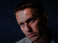 Группа "Элизиум" представила песню "Привет, это Навальный" в феврале. Исполнители наложили на музыку письмо политика из СИЗО "Матросская тишина", в котором Навальный сравнивал свое пребывание под арестом с космическим путешествием