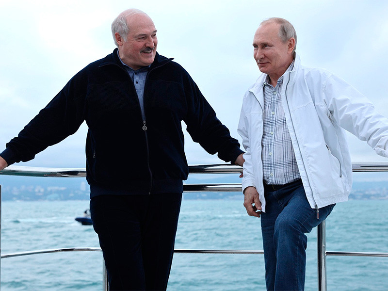 Путин и Лукашенко покатались на яхте, договорились о втором транше российского кредита в $500 млн и о новых рейсах «Белавиа» в РФ