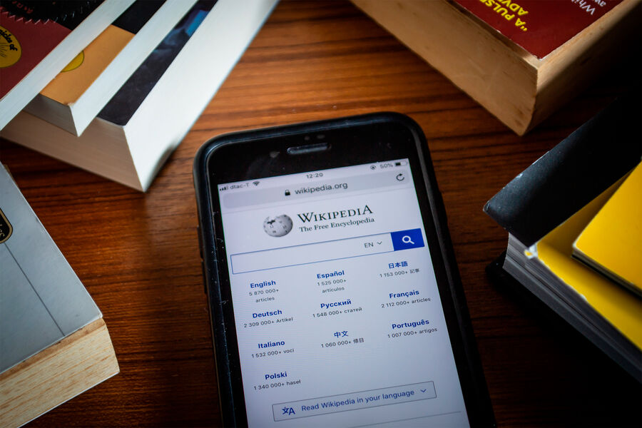«Есть, за что критиковать»: почему сейчас не стоит читать «Википедию»